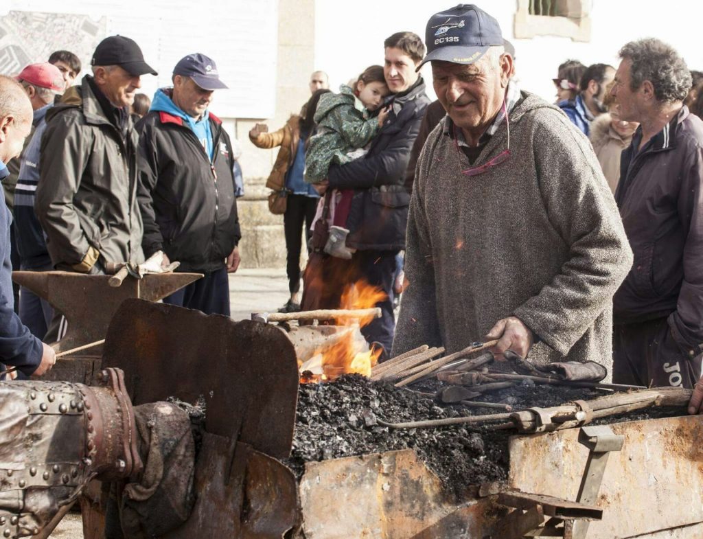 Miles de personas celebran la Arribada en Baiona