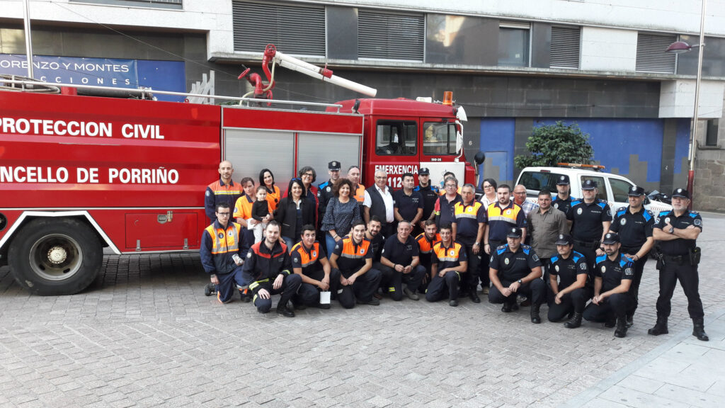 Homenaxe no Porriño aos 32 voluntarios de Protección Civil e axentes da PolicÃa Local que interviron nos incendios do dÃa 15