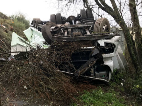 Un muerto y un herido muy grave en un accidente de tr谩fico en la N-120 a la altura de Monforte