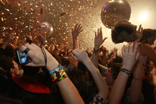 #Feliz2018 en vigoalminuto nos enfundamos el smoking y ya no pasaremos por casa hasta el dÃa 2