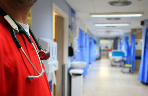 26 persoas mortas pola gripe en Galicia no que vai da tempada actual, 16 máis que hai unha semana