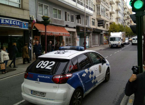 Normalidad el primer dÃa de la prohibición del paso de camiones por Teis