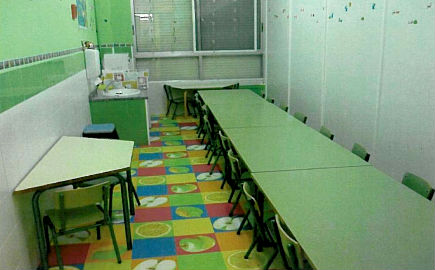 Comedor de Colegio Monte de A Guía: 14,8 m2 para 24 niños