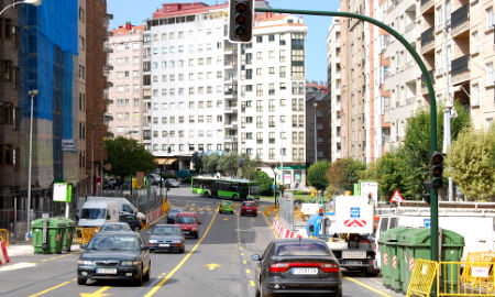 Los coches vuelven a circular en dirección Travesía