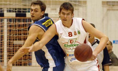 dobos-estudiantes El pívot húngaro Laszlo Dobos.