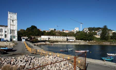 Instalaciones del antigua conservera de Massó, en Cangas.