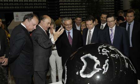 El ministro de Fomento, José Blanco, visitó la feria esta semana.