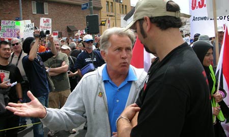 Martin Sheen en una manifestación pacifista