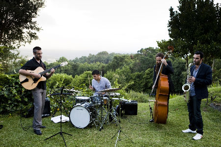 Una de sus actuaciones en una boda.