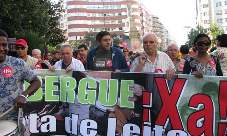Manifestación contra la pobreza convocada por el Foro Social Galicia Sur