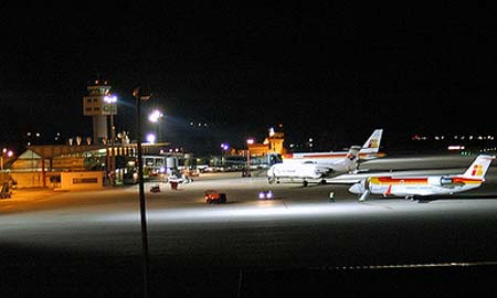 Desde Peinador se volará a Bruselas y Sevilla. Foto: Luis Alves