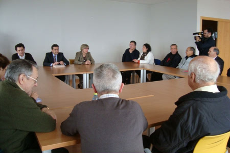 Reunión cos colectivos implicados.