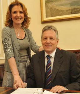 Iris Robinson con su marido, Peter, primer ministro del Ulster