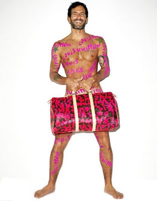 Marc Jacobs desnudo para Louis Vuitton.