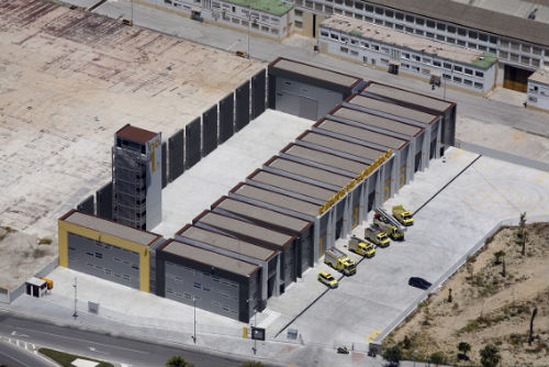 Nuevo parque de bomberos de San Fernando cuya foto aparece en los folletos contra el parque de bomberos de Areal