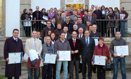 Representantes de las entidades galardonadas. Representantes de las entidades galardonadas.