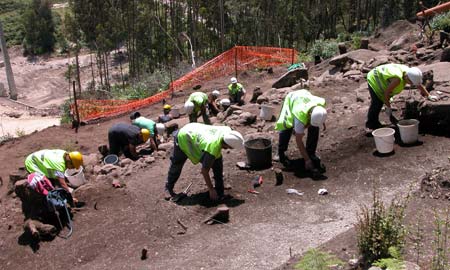 Excavaciones en el yacimiento neolítico de Montealegre.