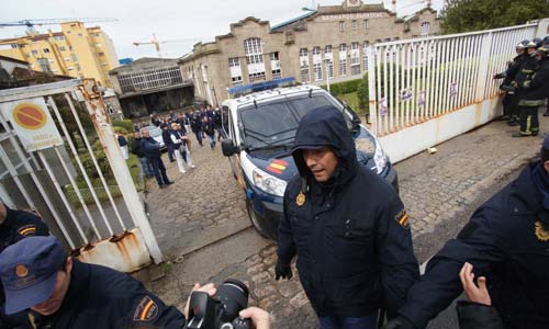 La policía tuvo que acudir al 'rescate' del gerente de Alfageme. La policía tuvo que acudir al 'rescate' del gerente de Alfageme.