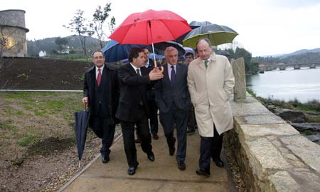 Paseo por la isla recién inaugurada.