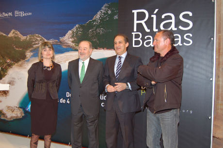 Chema Figueroa junto con el alcalde de Oviedo