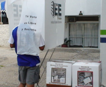 ELECCIONES-VOTANDO1 ELECCIONES-VOTANDO1