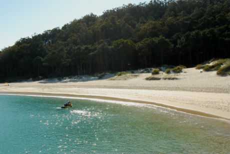 Illas Cíes.Praia de Rodeira/Tresyuno Comunicación