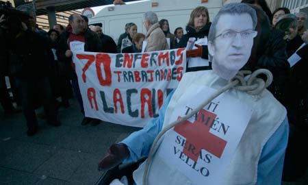 Una de las numerosas protestas de trabajadores y familiares de pacientes.