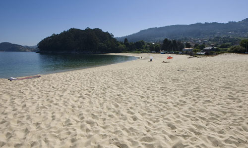 A praia de Portomaior. A praia de Portomaior.