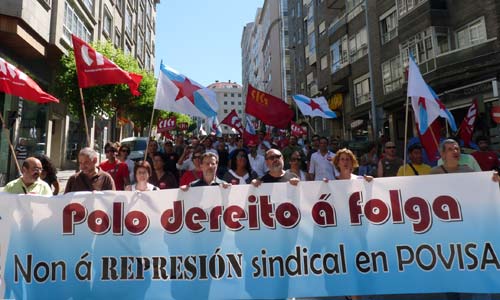 Máis dun milleiro de delegados uníronse á manifestación.