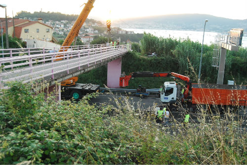 Puente autopista/Tresyuno Comunicación