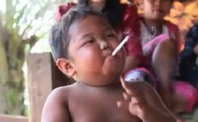 niño fumador