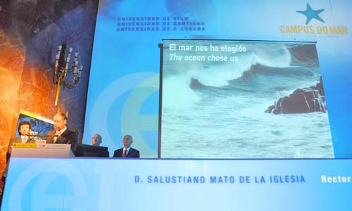 El rector, Salustiano Mato, durante la presentación del proyecto. El rector, Salustiano Mato, durante la presentación del proyecto.
