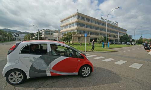 El iOn, coche eléctrico de Peugeot. El iOn, coche eléctrico de Peugeot.