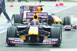 Webber y Vettel tuvieron que abandonar la carrera.