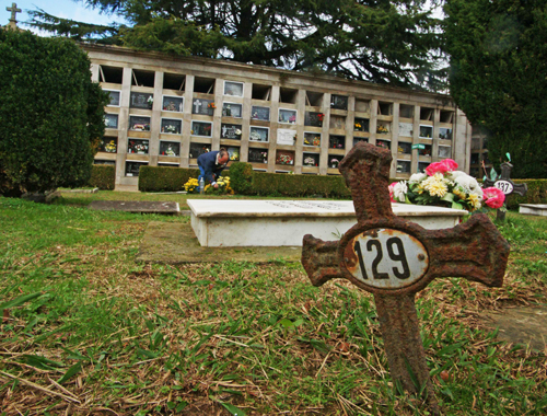 Miles de personas visitaron estos días los cementerios vigueses.