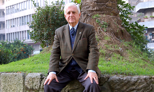 O profesor Manuel Fernández Areal. O profesor Manuel Fernández Areal.