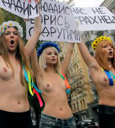 Las rusas ya protestaron en topless contra Putin.