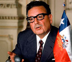 Desconfían de que el suicidio fuera la causa de la muerte de Salvador Allende.