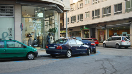 Zona Azul en la esquina de Gerona con Otero Pedrayo