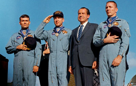 Los tripulantes del Apolo 13 con el entonces presidente de estados Unidos, Richard Nixon