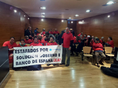 Os afectados polas Preferentes, no interior do Concello de Sanxenxo