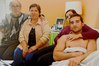 Adrian y su familia