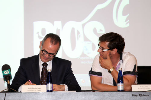 El conselleiro de Cultura con Rubén Riós