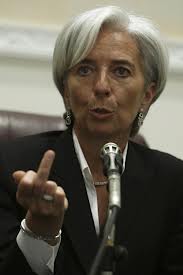 La directora del Fondo Monetario señalando a los españoles lo que va a hacerles
