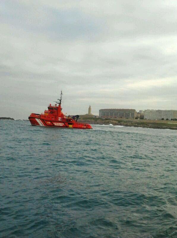Muere un hombre de 60 años tras caer al agua en el muelle de O Grove