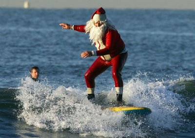 Vuelven los Papá Noeles Surferos a Patos