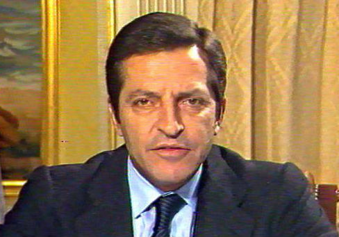 Suárez dimite