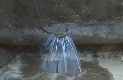Eliminado un vertido de augas residuais na parroquia de Candeán