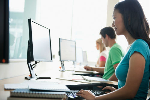 Novos cursos de formación dirixidos a persoas en activo e desempregadas