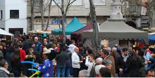 Miles de personas, en el Casco Vello, este sábado/Tresyuno Comunicación